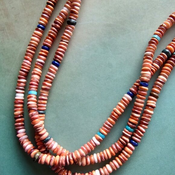 Multi-strand Santo Domingo Spiny Oyster necklace . - Picture 2 of 3